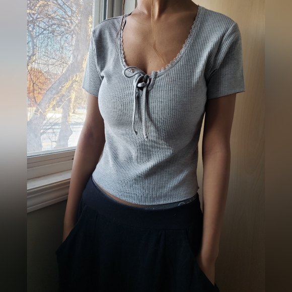 POOF New York Gray Ribbed V-Neck Top - Picture 7 of 7